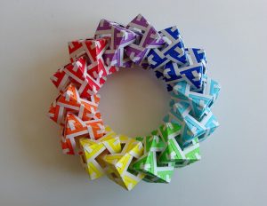 意外に簡単 おしゃれでかわいい ユニット折り紙で作る多面体の折り方 Geena ジーナ