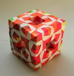 意外に簡単 おしゃれでかわいい ユニット折り紙で作る多面体の折り方 Geena ジーナ